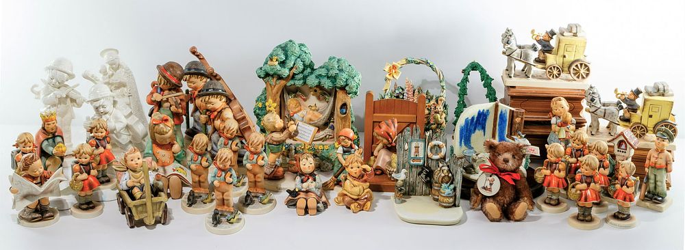 Lot 245: Hummel Figurine Assortment