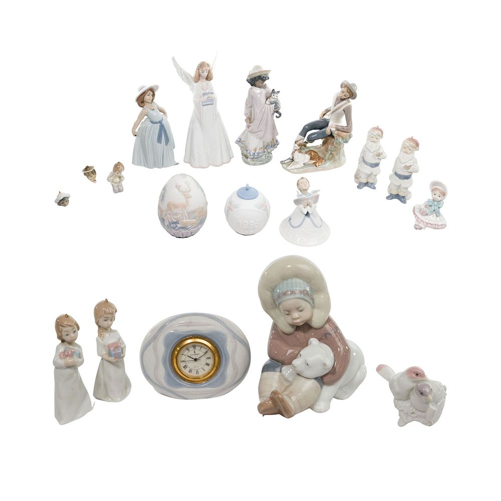 Lot 246: Lladro Figurine Assortment