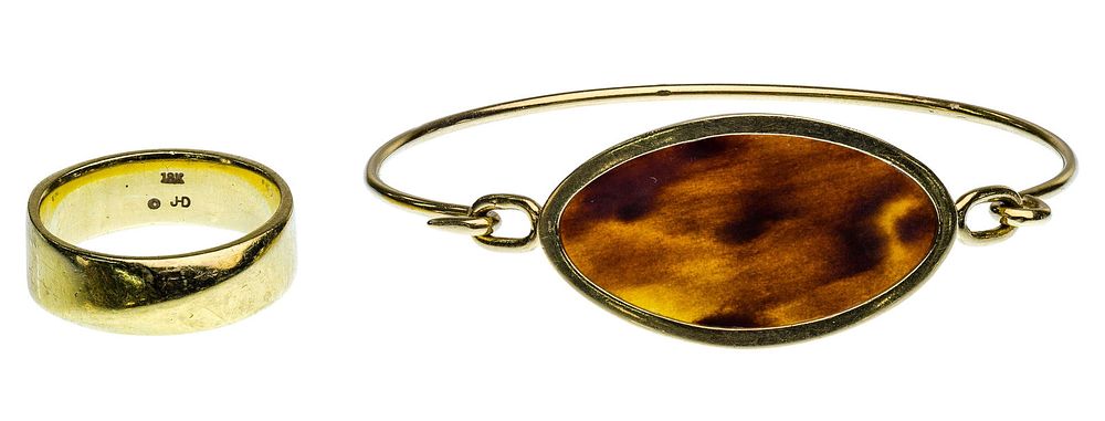 Lot 261: 18k Yellow Gold Ring and Bracelet