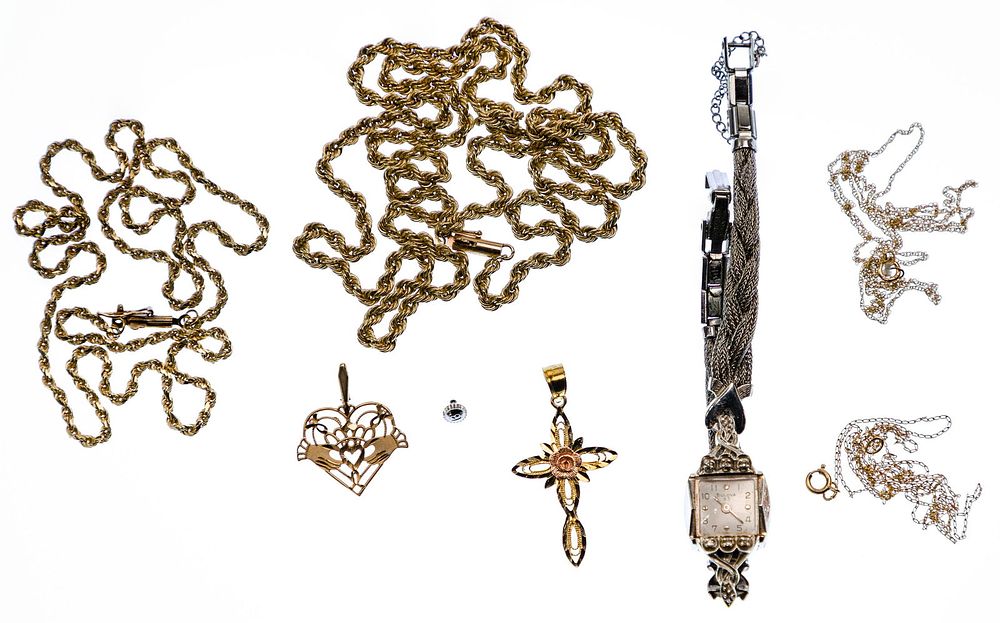Lot 290: 14k Gold Necklace, Pendant and Wrist Watch Case