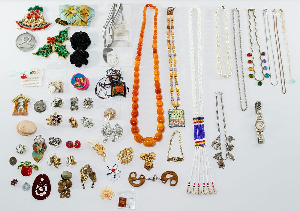 Lot 345: Gold, Amber and Costume Jewelry Assortment