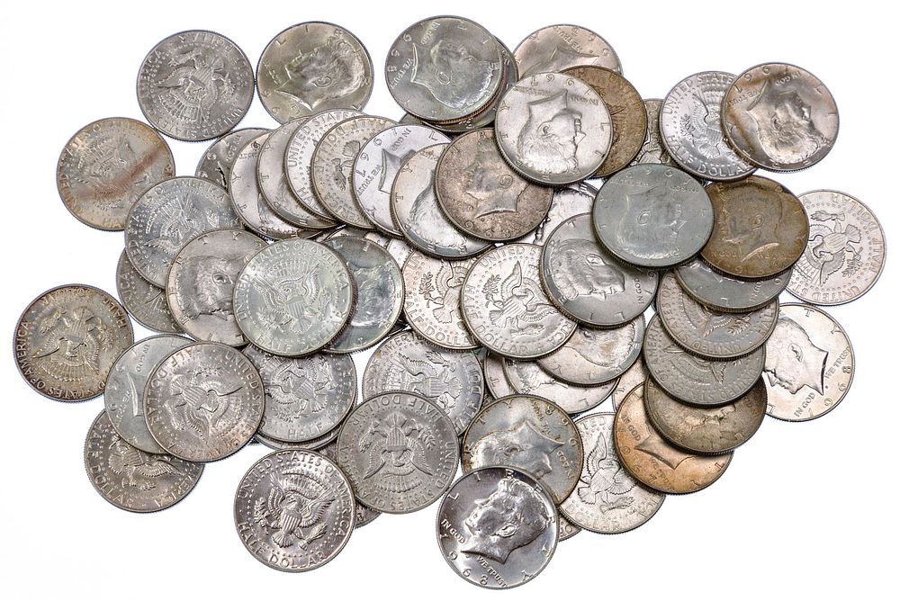 Lot 375: US: Coin and Currency Assortment