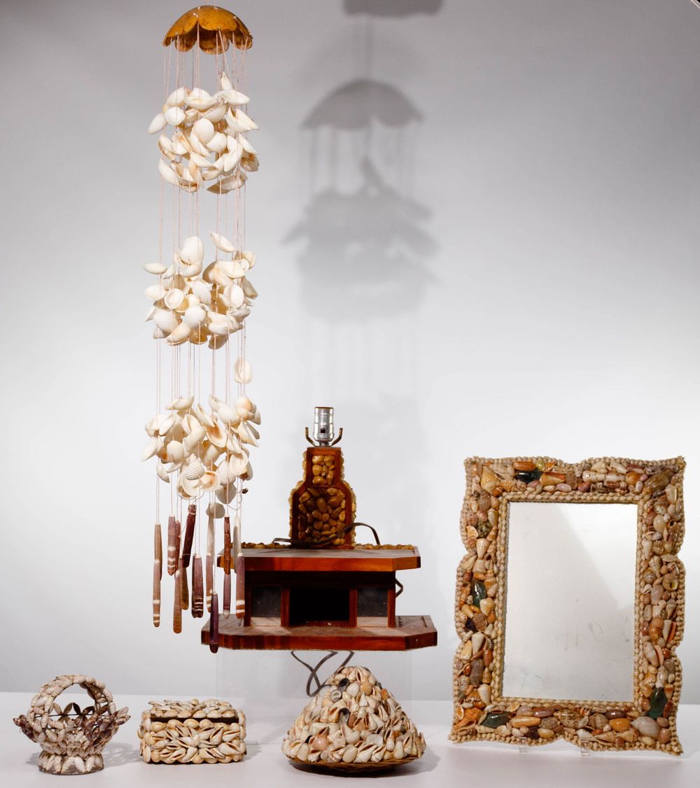 Lot 77: Seashell Decorative Object Assortment