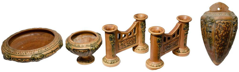 Lot 257: Roseville 'Florentine' Pottery Assortment