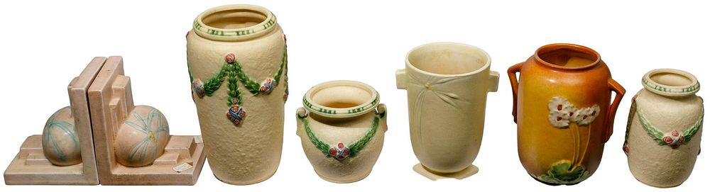 Lot 259: Roseville Pottery Assortment