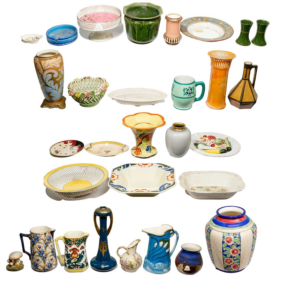 Lot 277: European Pottery Assortment