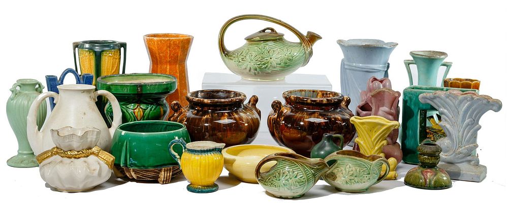 Lot 295: American Pottery Assortment