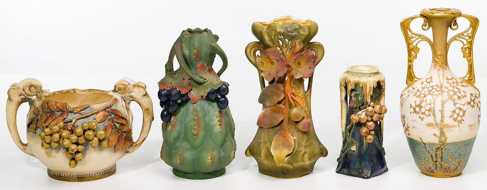Lot 301: Amphora Pottery Assortment