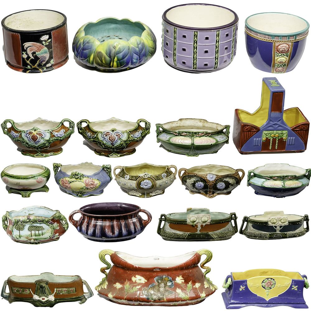 Lot 305: Czechoslovakian Pottery Assortment