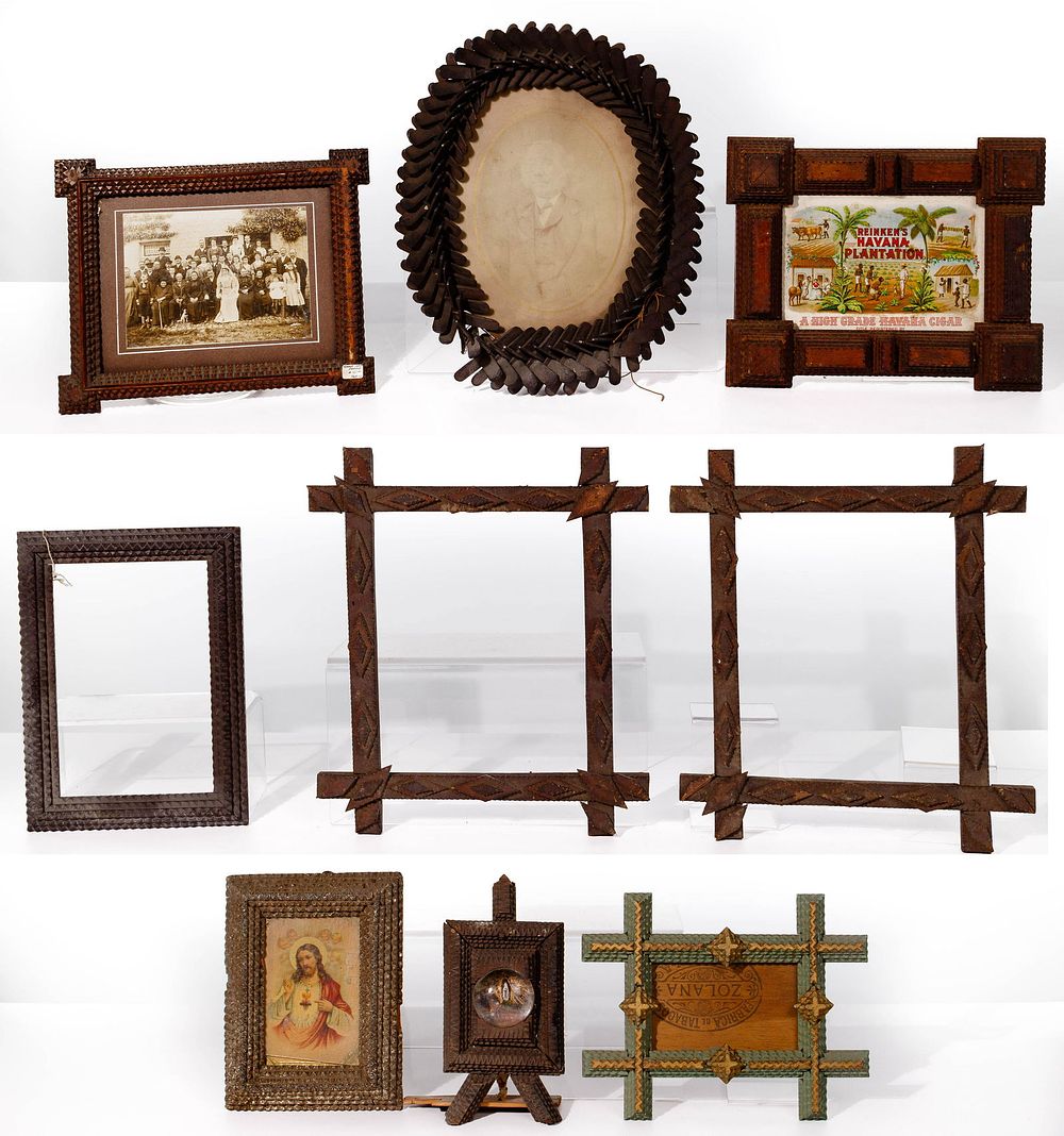 Lot 376: Tramp Art Frame Assortment