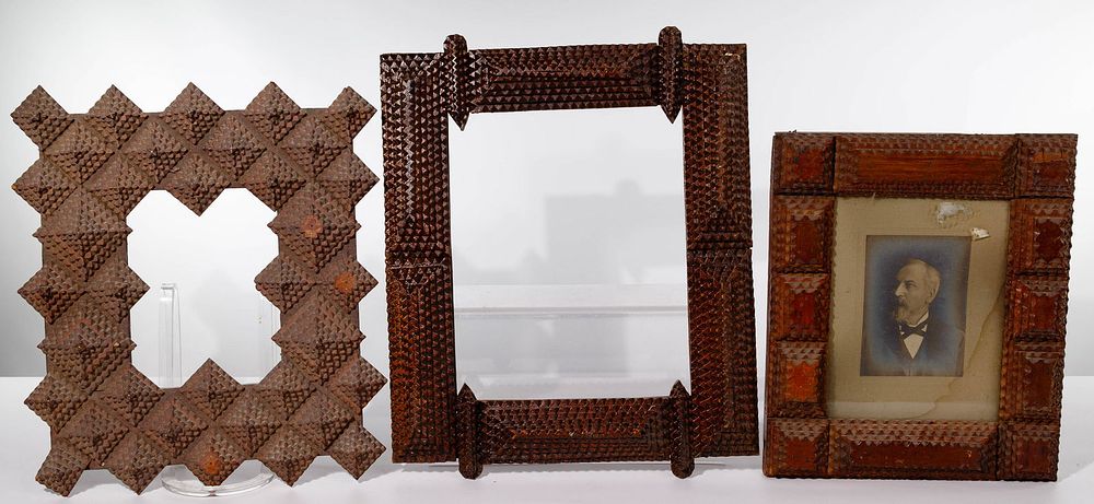 Lot 377: Tramp Art Frame Assortment