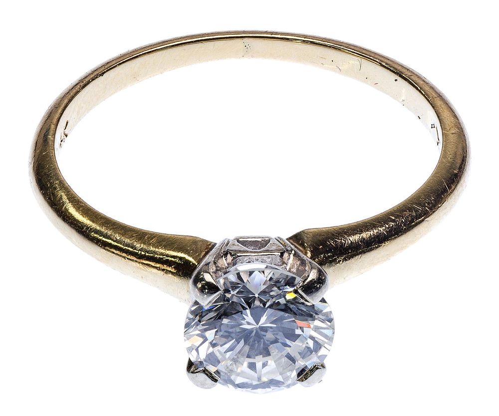 Lot 446: 14k Yellow Gold and Diamond Ring