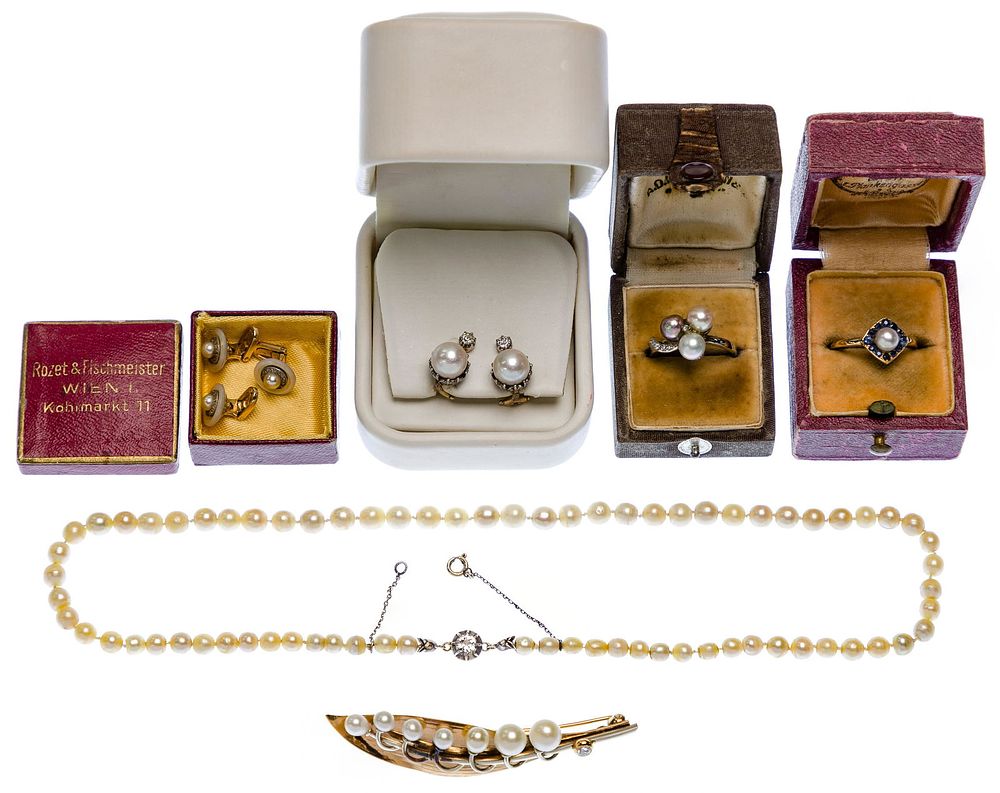 Lot 457: 14k White and Yellow Gold and Pearl Jewelry Assortment