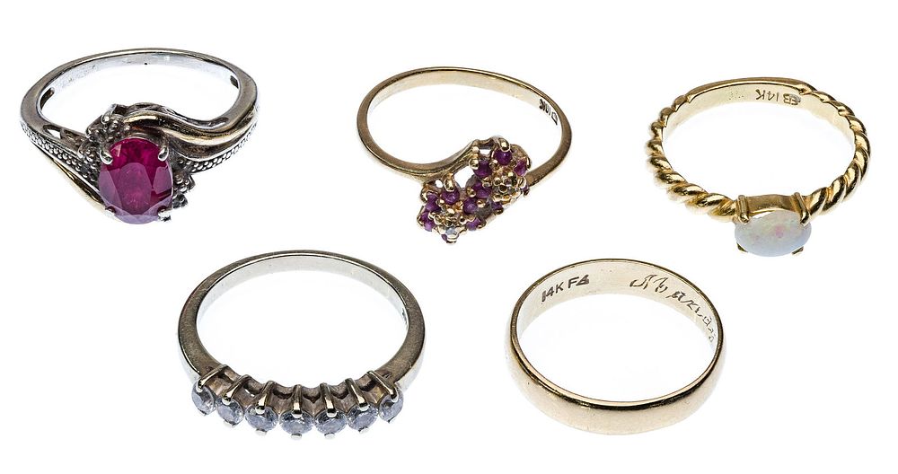 Lot 471: Mixed Gold and Sterling Silver Ring Assortment