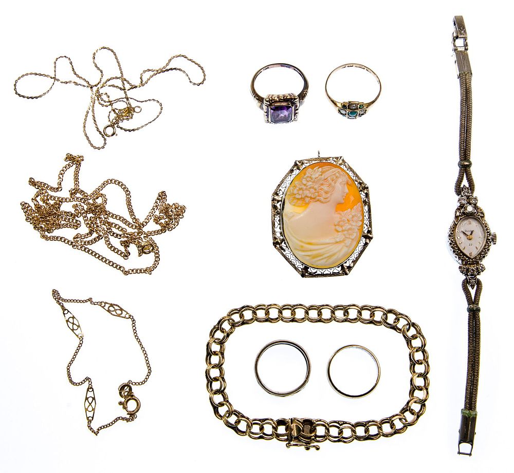 Lot 472: Mixed Gold Jewelry Assortment