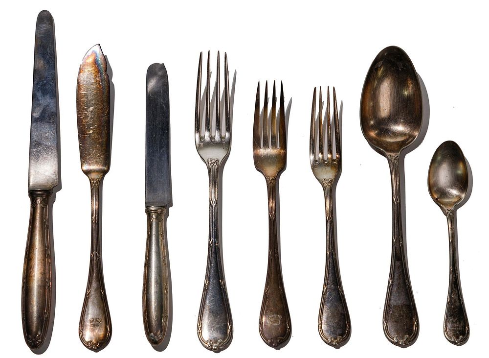 Lot 510: Christofle 'Rubans' Silverplate Flatware Service