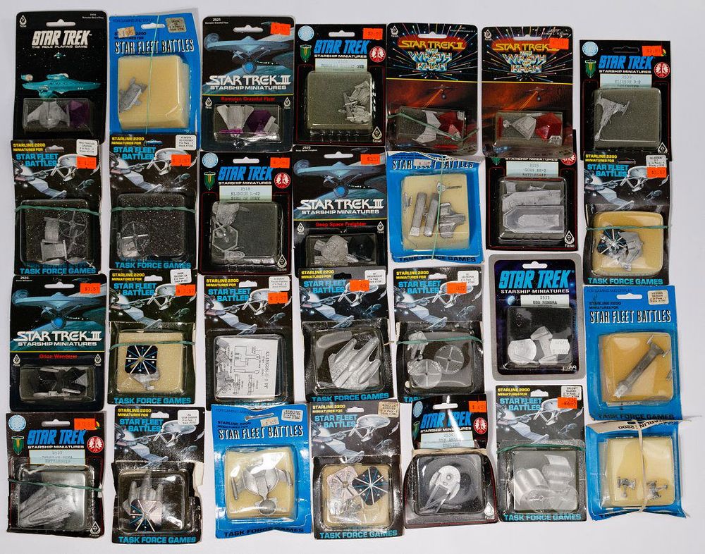 Lot 181: Star Trek Miniature Assortment