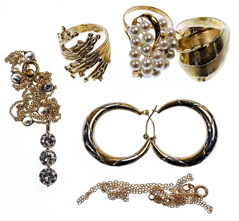 Lot 292: 14k Yellow Gold Jewelry Assortment