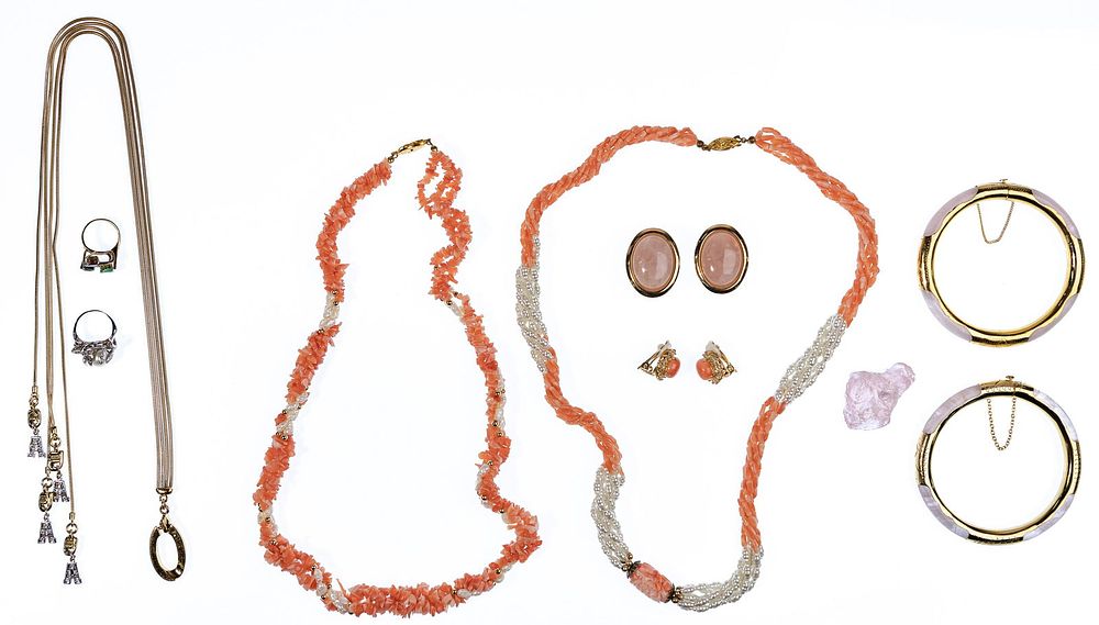 Lot 301: Mixed Gold Jewelry Assortment