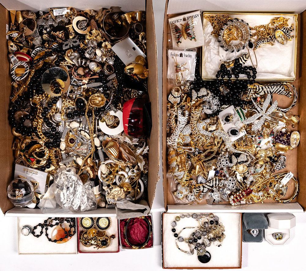 Lot 317: Rhinestone and Costume Jewelry Assortment