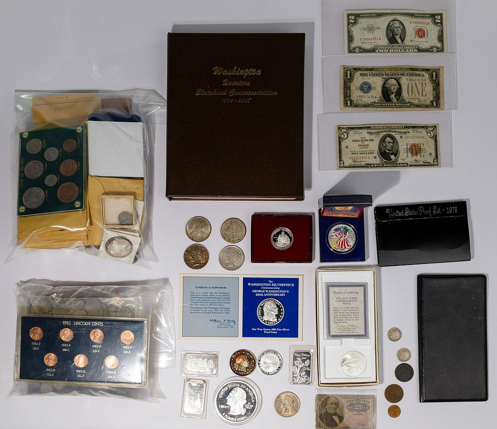 Lot 336: US and World: Coin, Currency and Token Assortment