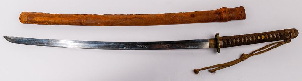 Lot 185: Japanese Samurai Katana Sword