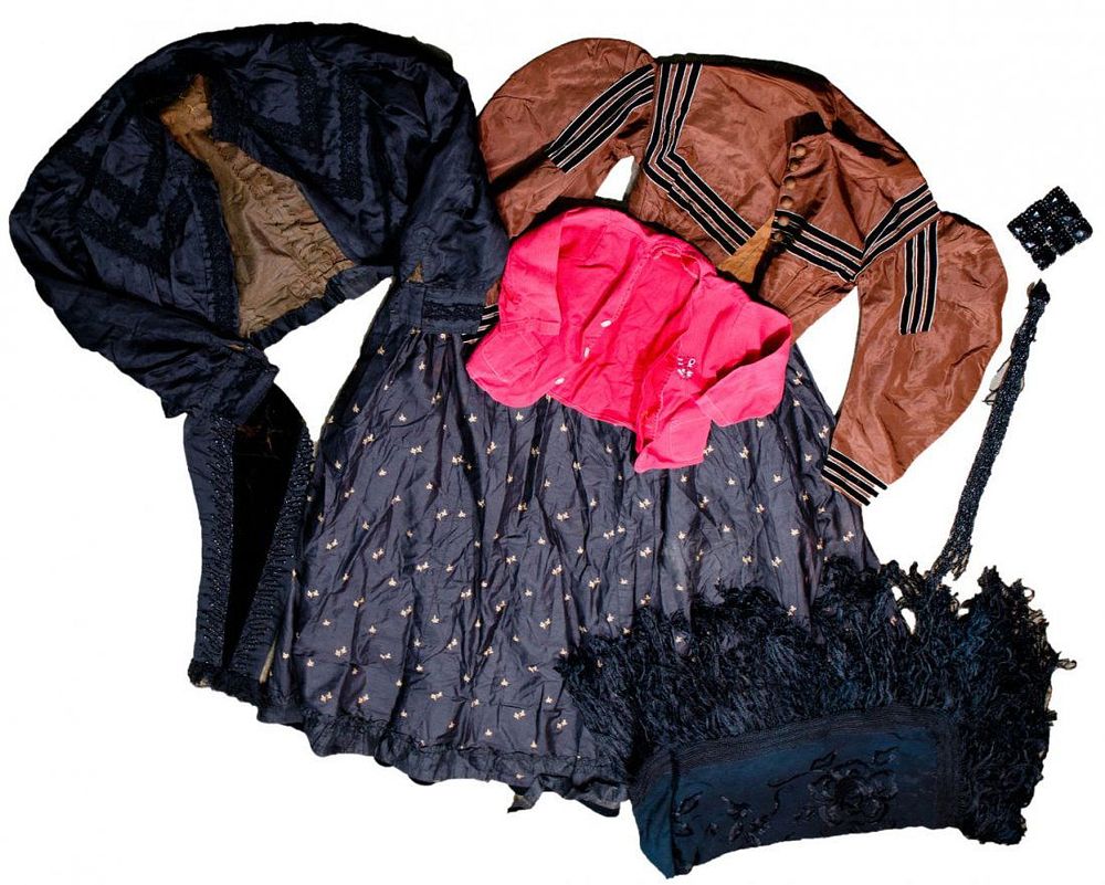 Lot 208: Victorian Clothing and Textile Assortment
