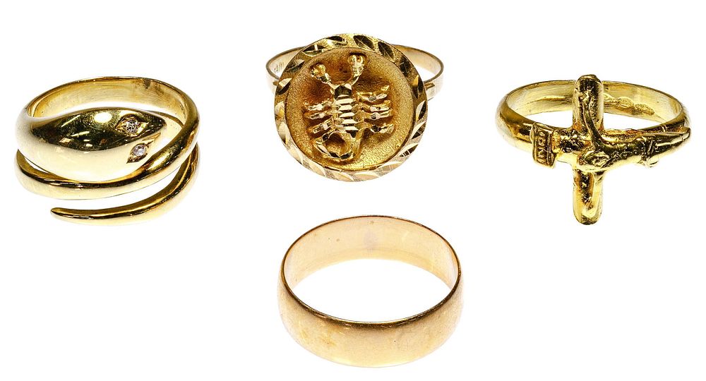 Lot 259: 18k Yellow Gold Ring Assortment
