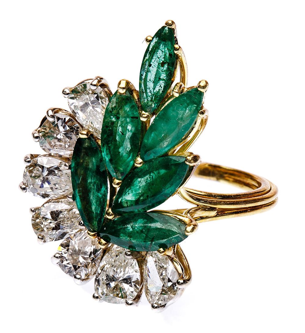 Lot 260: 18k Yellow Gold, Emerald and Diamond Ring
