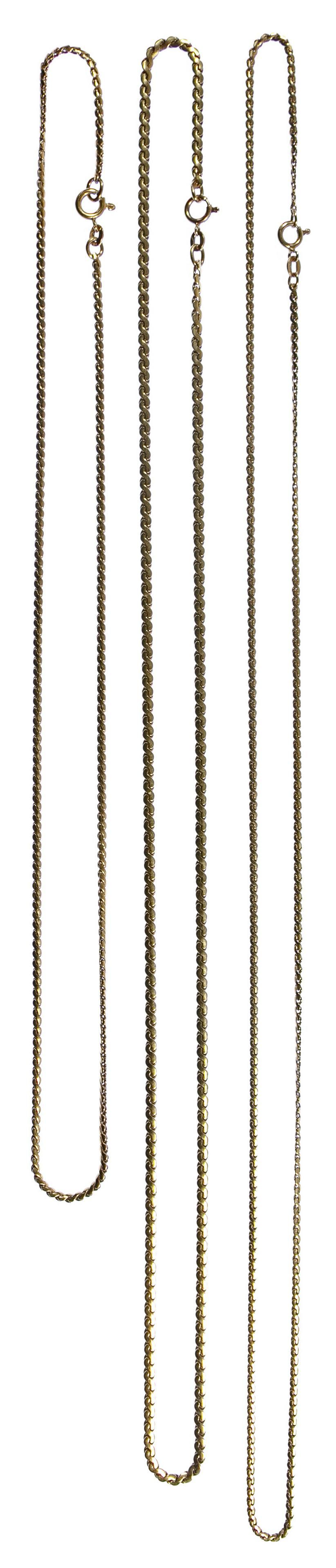 Lot 274: 18k Yellow Gold Necklace Assortment