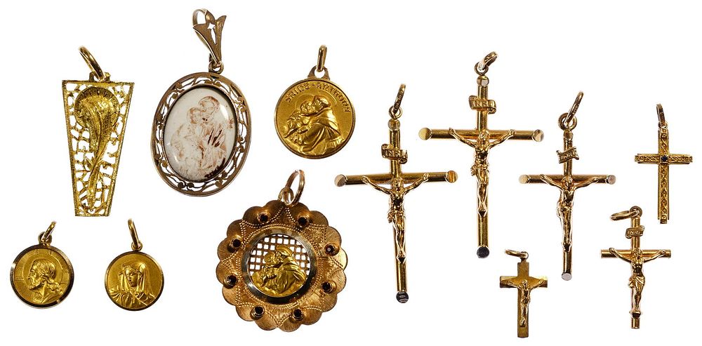 Lot 280: 18k Yellow Gold Religious Pendant / Charm Assortment