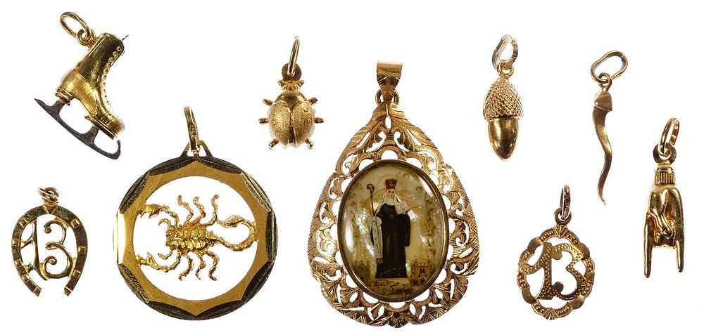 Lot 282: 18k Yellow Gold Pendant / Charm Assortment
