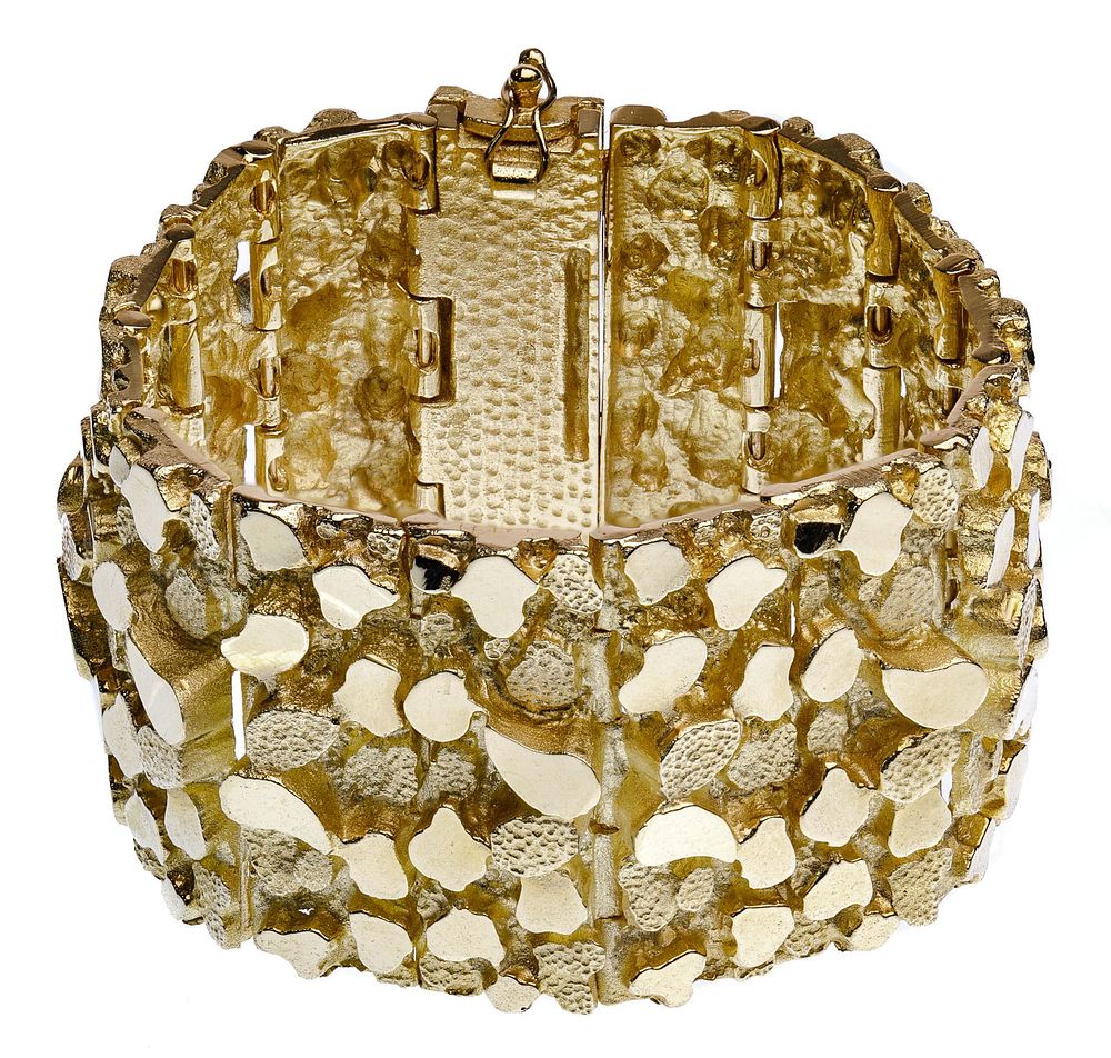 Lot 289: 14k Yellow Gold Nugget Bracelet