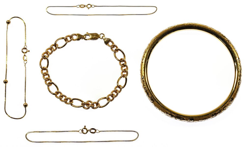 Lot 304: 14k Yellow Gold Bracelet Assortment
