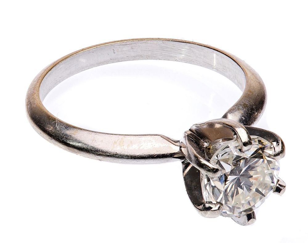 Lot 312: 14k White Gold and Diamond Ring