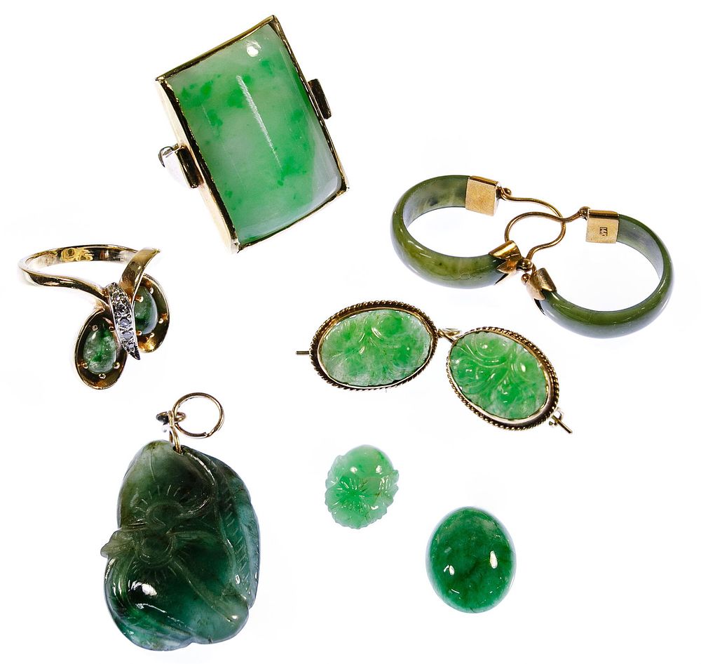 Lot 374: 14k Yellow Gold and Jadeite Jade Jewelry Assortment