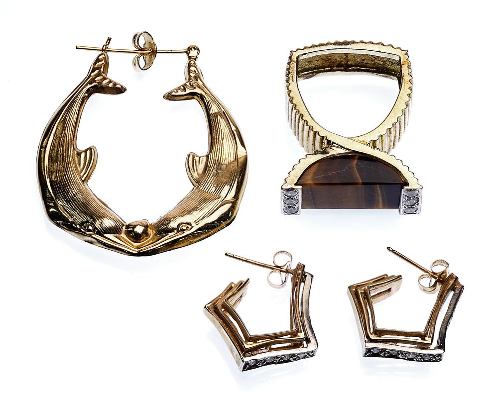Lot 379: 14k Yellow Gold Jewelry Assortment