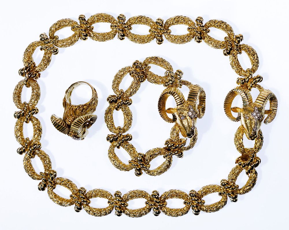 Lot 384: La Triomphe 14k Yellow Gold and Diamond Jewelry Suite