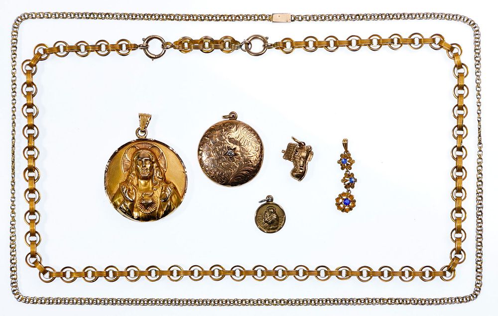 Lot 390: 10k Gold Jewelry Assortment