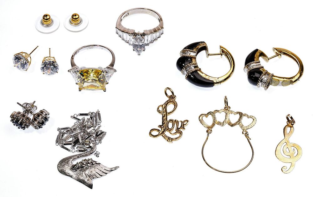 Lot 403: Mixed Gold Jewelry Assortment