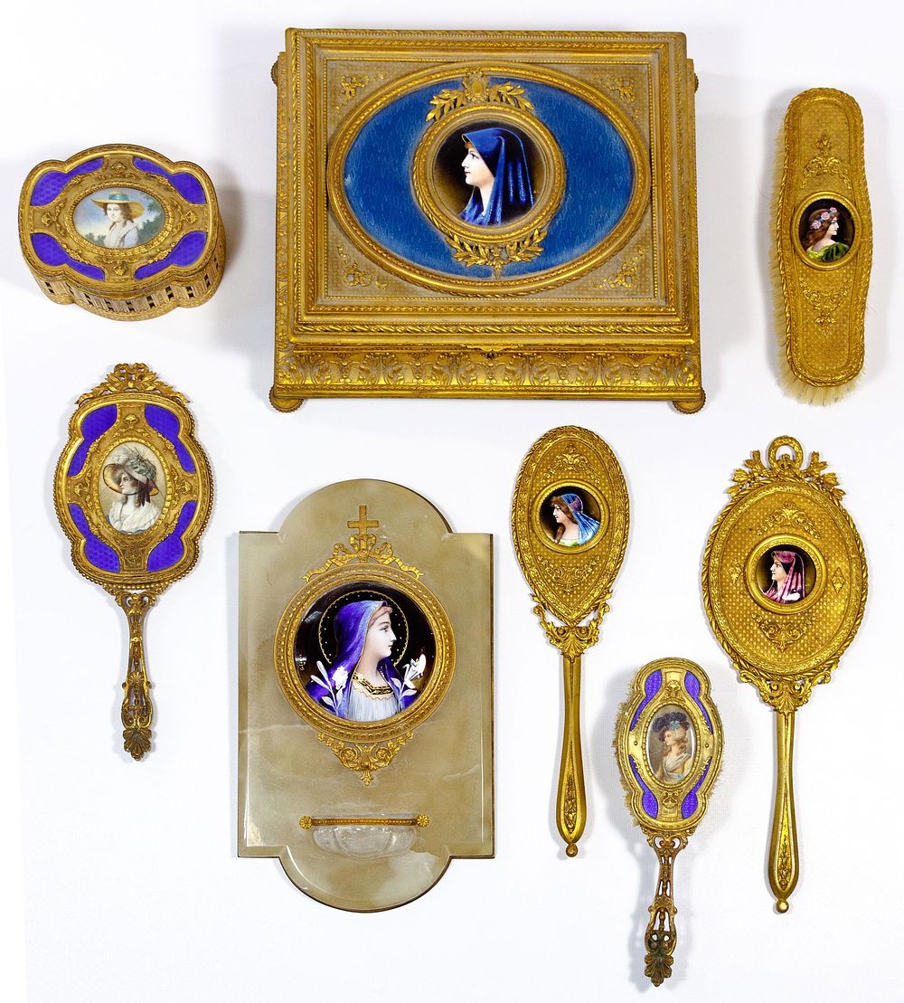 Lot 434: Gilt and Enamel Vanity Assortment