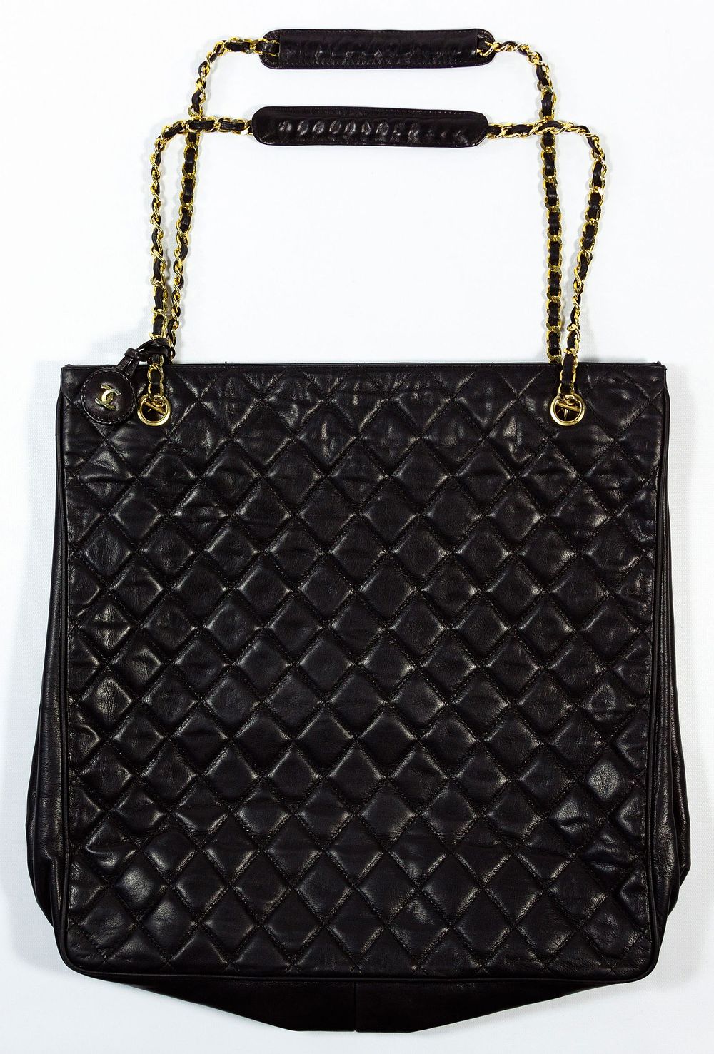 Lot 449: Chanel Quilted Leather Shopping Tote