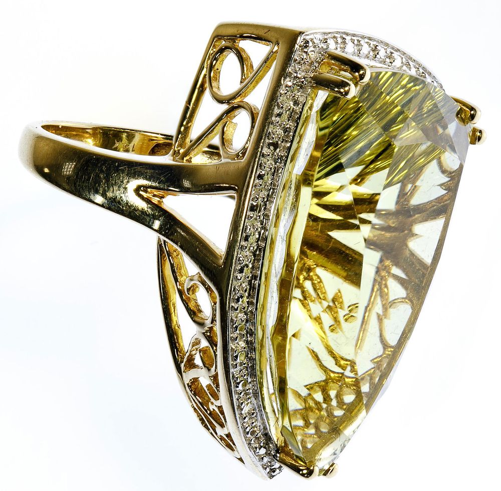 Lot 468: 14k Yellow Gold and Citrine Ring