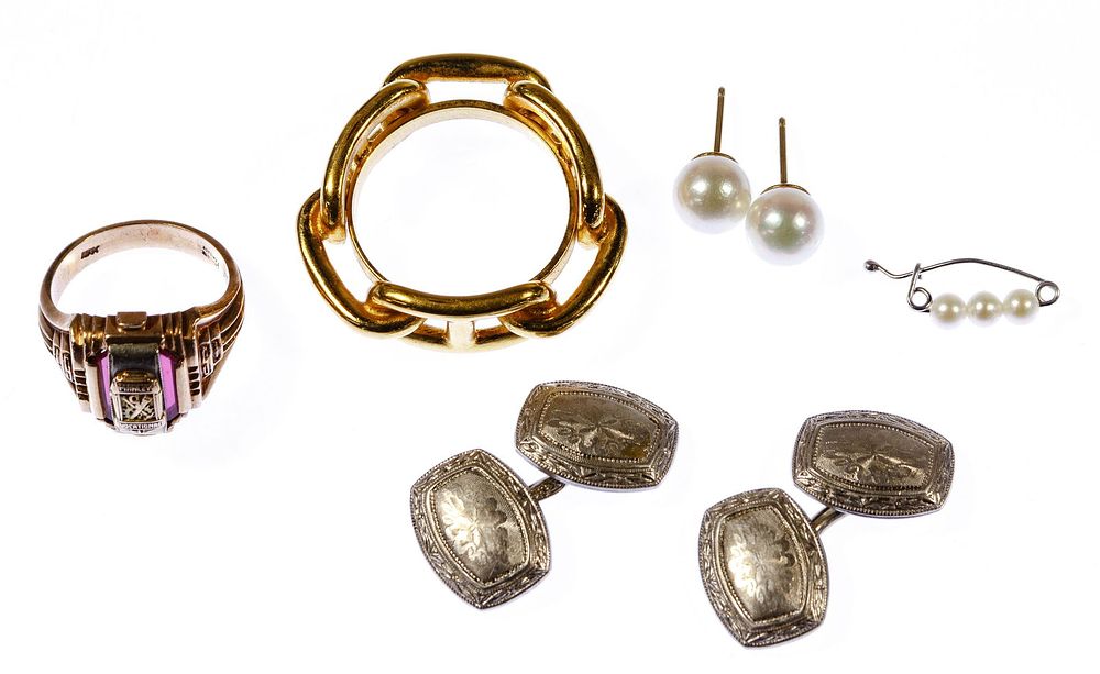 Lot 498: 14k Gold, 10k Gold and Gold Filled Jewelry Assortment