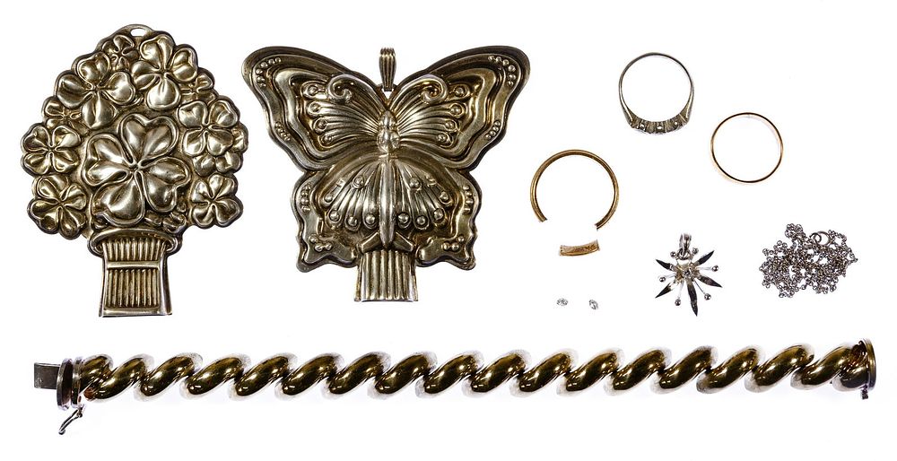 Lot 499: 17k Gold, 14k Gold and Sterling Silver Jewelry