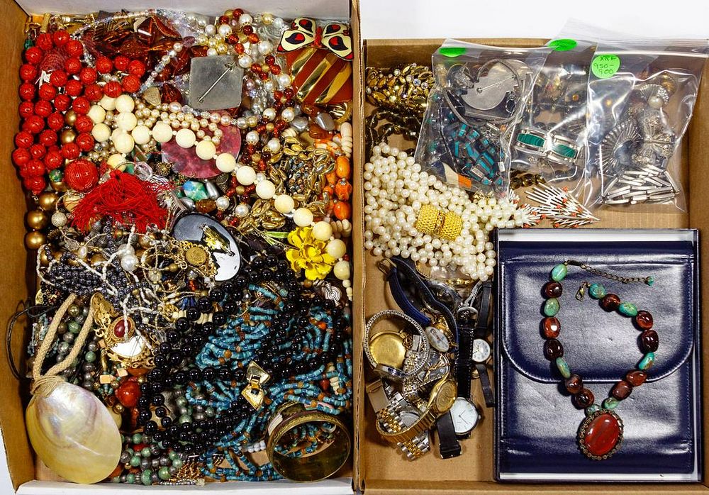Lot 522: Sterling Silver and Costume Jewelry Assortment
