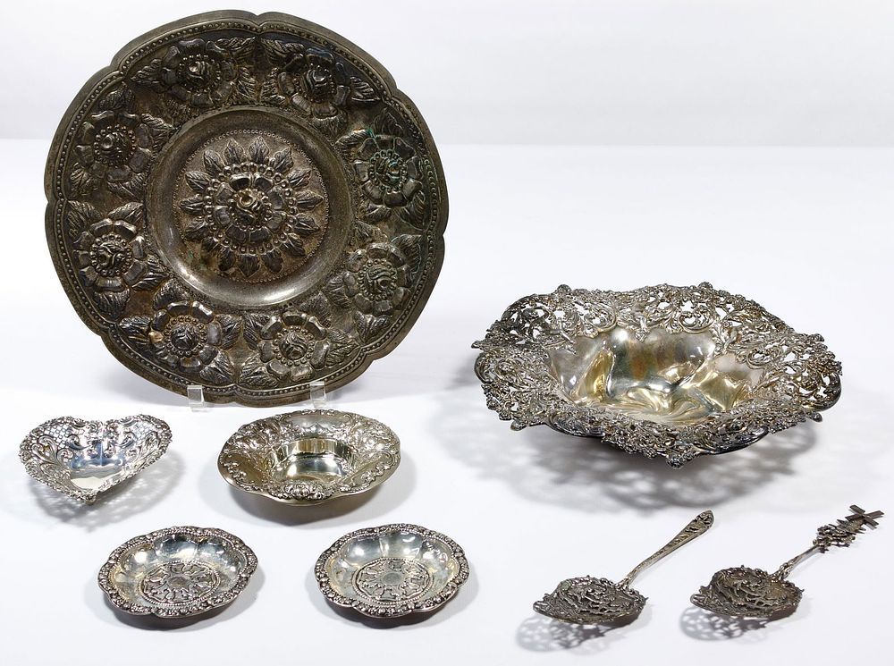 Lot 568: Spaulding & Co. Sterling Silver Cherub Bowl