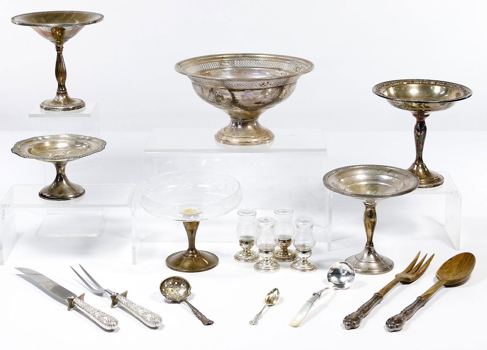 Lot 572: Sterling Silver Compote and Shaker Assortment