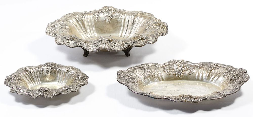 Lot 585: Reed & Barton 'Francis I' Sterling Silver Bowls