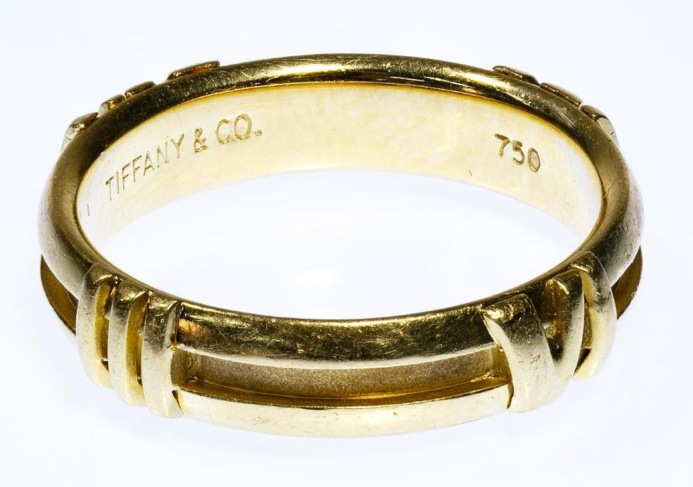 Lot 178: Tiffany & Co 18k Gold 'Atlas' Ring